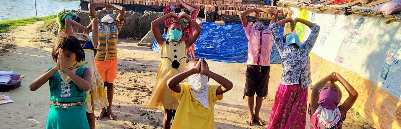 Children learning at an Ekal Vidyalaya one-teacher school in rural India